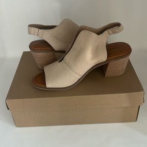 Lucky brand heels size 9.5 New in Box neutral open toe sling back LK-RHAZY Lena